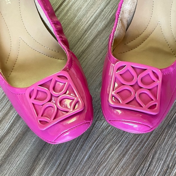 Naturalizer Hot Pink Patent Leather Slip On Loafer Shiny Barbie core Ballet Shoe - Picture 2 of 7